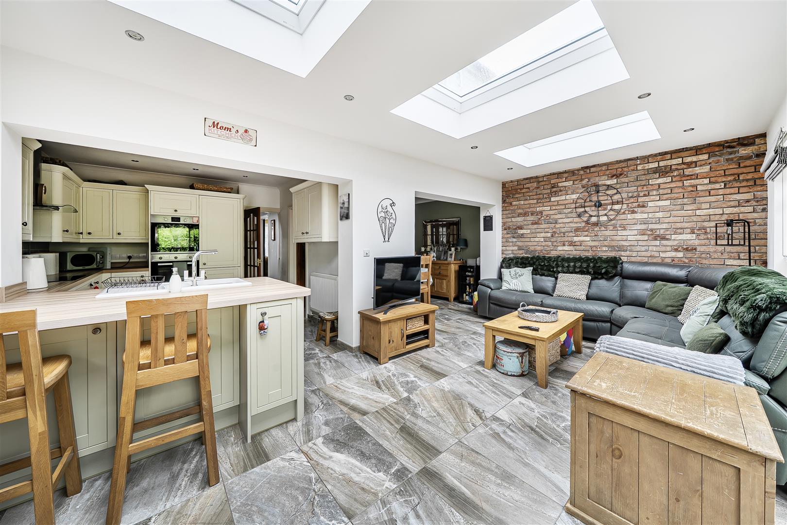 Woodfield Avenue, Pontlliw, Swansea, SA4 9EQ